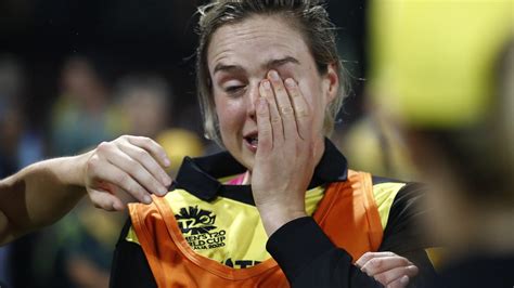 ellyse perry crying